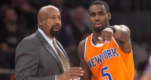 Dolan tells the Knicks he has no plans to dump Woodson, make other changes